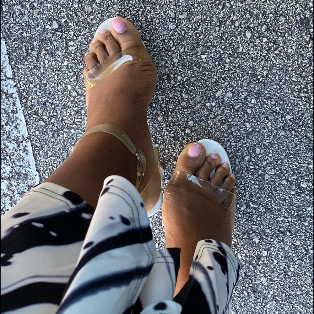 Shoes - Picture 4 of 5